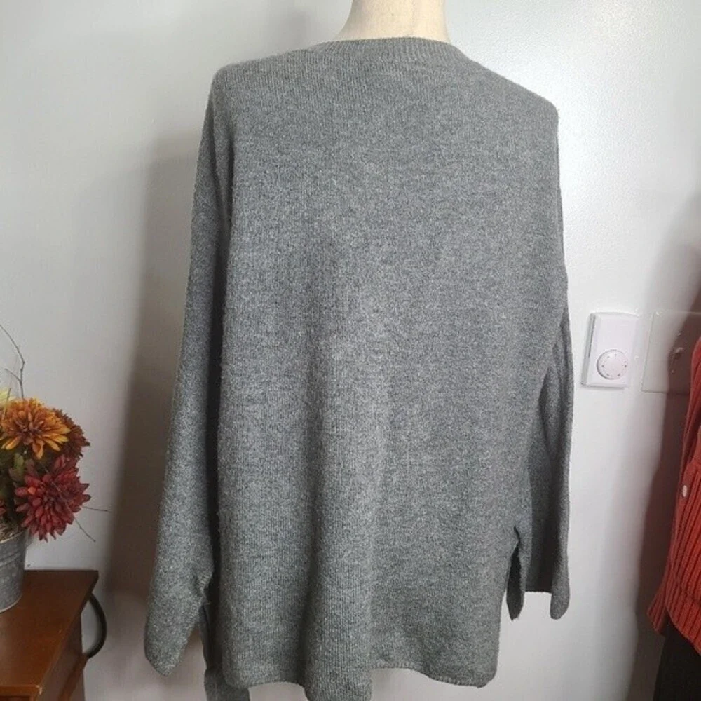 Halogen Gray Long Sleeve Tie Wrist Sweater sz Midium women's - Picture 4 of 12